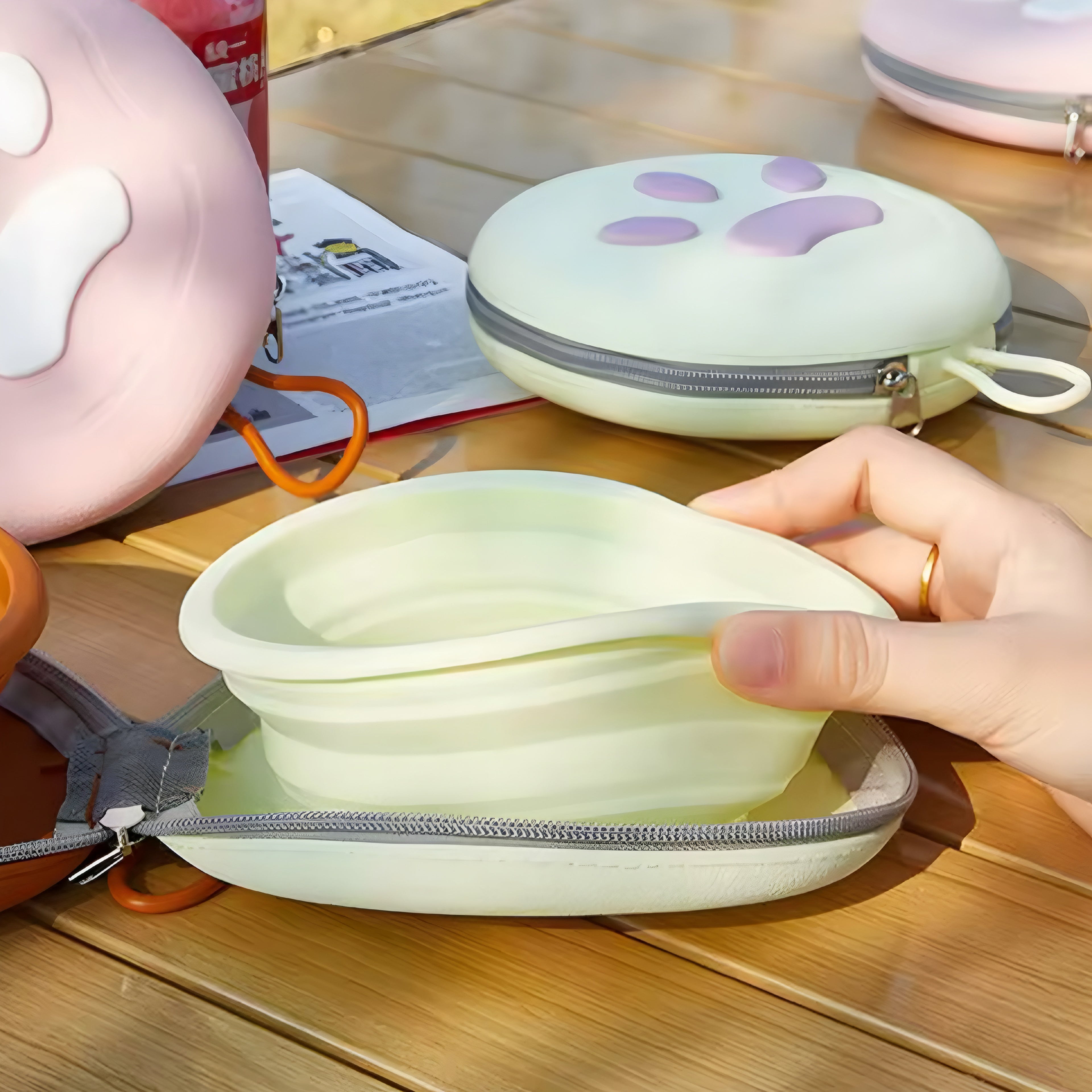 Ciotola Pieghevole 2-in-1 in Silicone – Pratica per Viaggi e Passeggiate